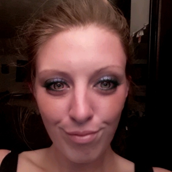 Meet your Posher, Ashleigh - Picture 1 of 1